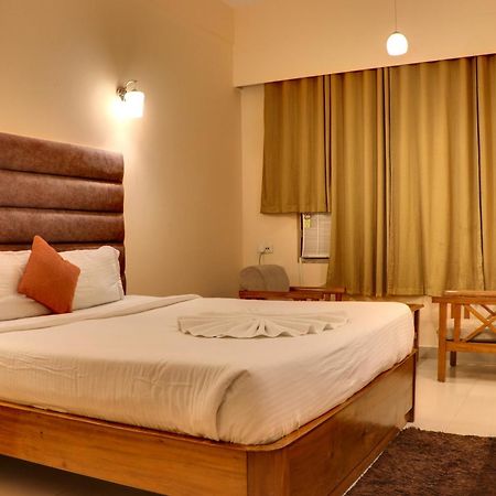 Hotel Earl Grey Jorhat Bagian luar foto