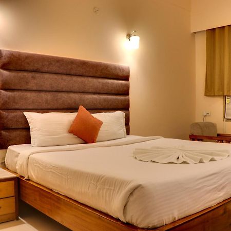 Hotel Earl Grey Jorhat Bagian luar foto