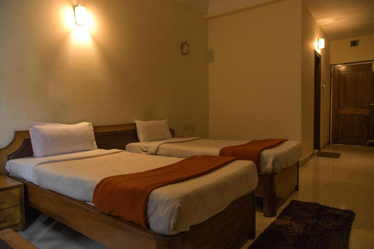 Hotel Earl Grey Jorhat Bagian luar foto