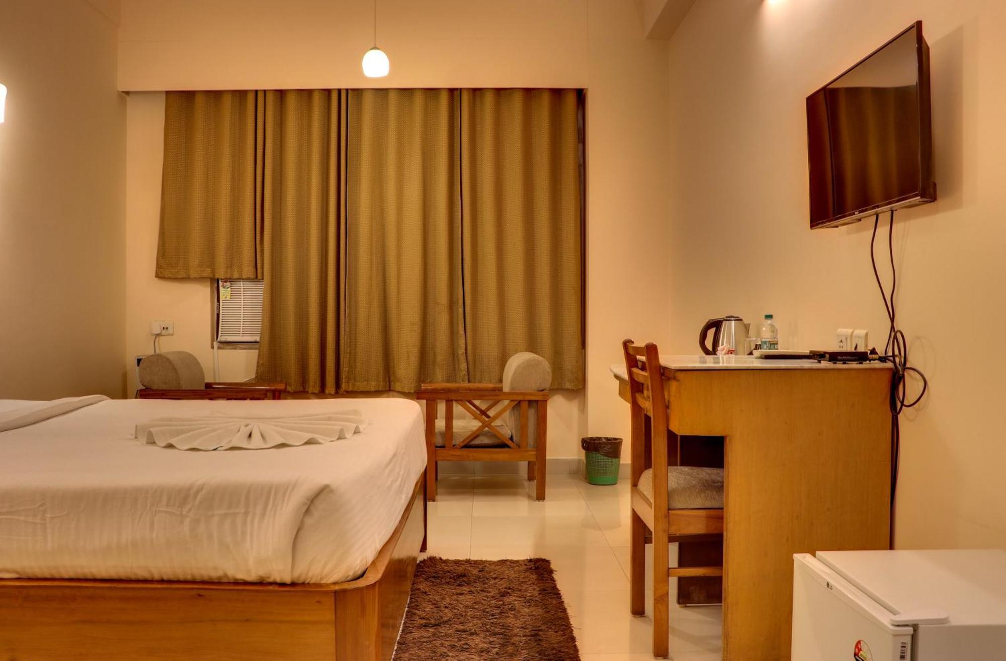 Hotel Earl Grey Jorhat Bagian luar foto