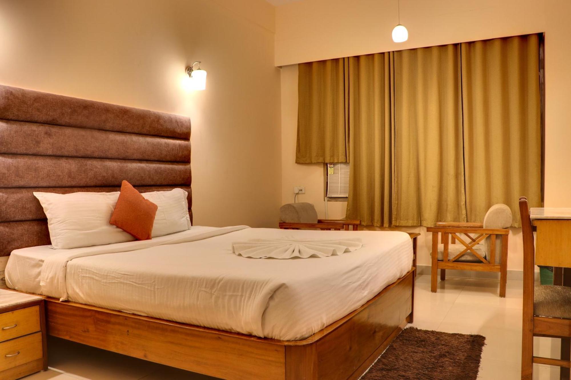 Hotel Earl Grey Jorhat Bagian luar foto