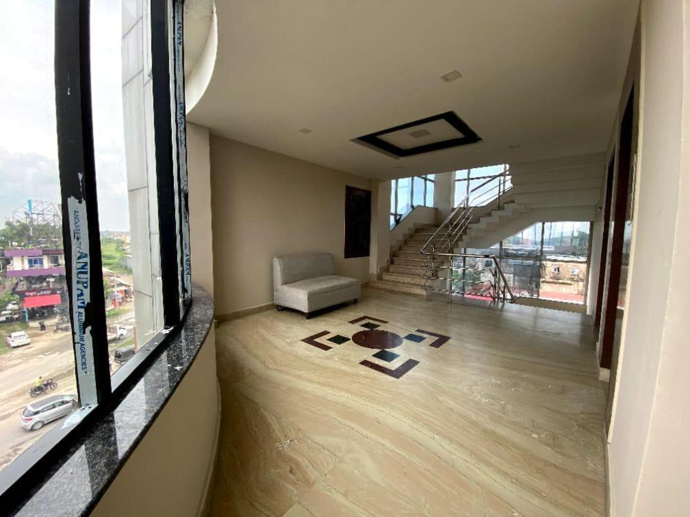 Hotel Earl Grey Jorhat Bagian luar foto