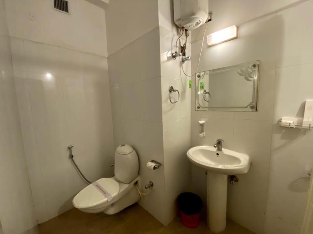 Hotel Earl Grey Jorhat Bagian luar foto